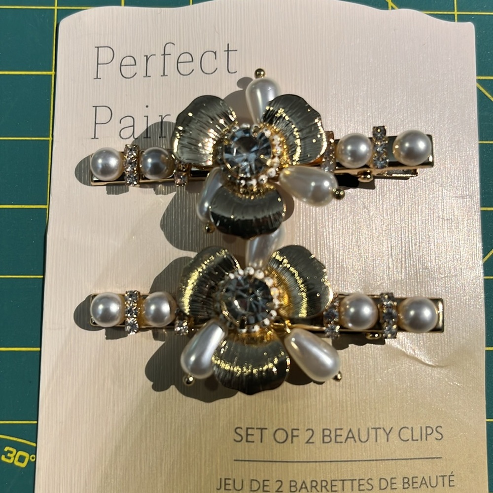 Hair Clips - Picture 2 of 4